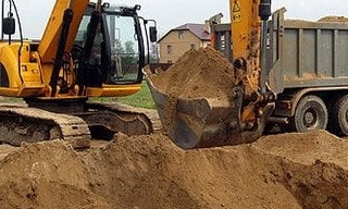 Выкопать яму экскаватором в Апатитах от 952 руб. - 2Землекопа-Птт