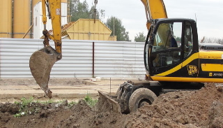 Выкопать яму экскаватором в Апатитах от 952 руб. - 2Землекопа-Птт